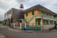 SPOT ON 93539 Juan Guest House Hotels in Patikraja