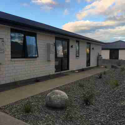 Jero Apartment Hotel Exterior