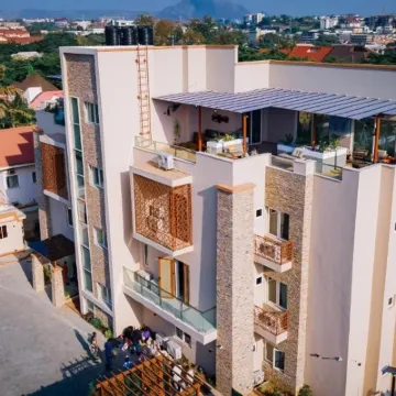 Wali's Suites Hotels near Jevinik Restaurant
