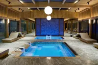 Qinghe Ruijin Private Soup Hot Spring Hotel (Li County Bipenggou Scenic Area Store) Hotels in Li County