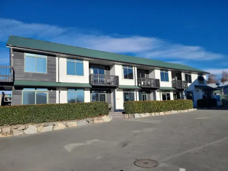 Lake Tekapo Village Motel Отели рядом с достопримечательностью «Mackenzie Sheep Dog Statue»