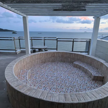 Yuwan Holiday Hotel