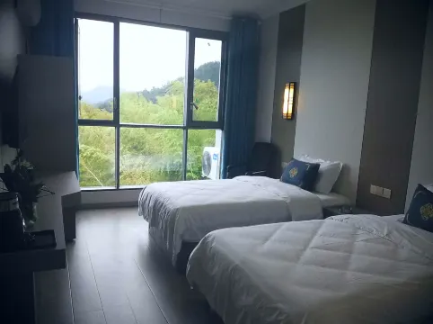 Luotianyu Bamboo Mountain Villa