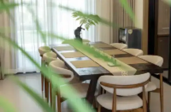 花築·逸塵民宿（桐廬OMG心跳樂園店）