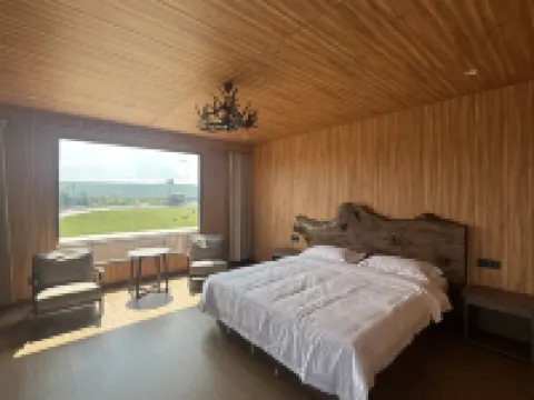 Sitting in the Forest Luxury Homestay Hotels in Genhe