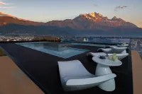 Bamboo Boat Snow Mountain Resort Lijiang Gucheng - مسبح على السطح