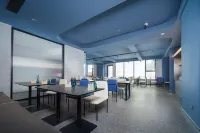 Shenyang Middle Street Forbidden City Joy City Qingju Hotel