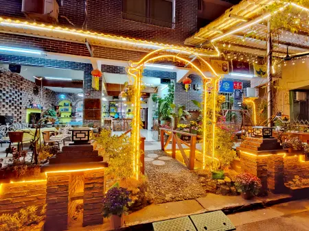 Yunqi Danxia Riverside Vacation Apartment (Danxiashan Scenic Area)