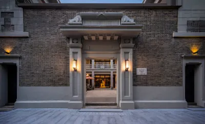 BLOSSOM MANOIR LUJIAZUI · ORIENTAL TREASURY โรงแรมใกล้สําหรับพื้นที่ของฟ้าสวรรค์