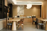 Linglongyu Hotel (Peony Lake Wetland Park Branch) Hotels in Dianjiang County