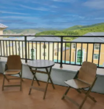 Qimu Homestay Hotel