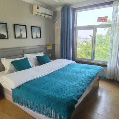 Qihu Mountain House (Huaguo Mountain Scenic Area) Hotels near Huaguoshan RV Camping Site