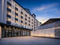 Huanyi Hotel (Yakeshi Station) - parking