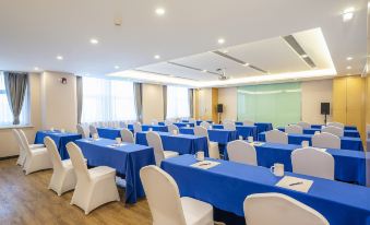 Holiday Inn Express (Urumqi Railway Station)