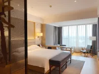 Milan Junyi Hotel - balcony
