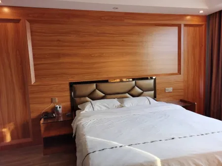 Lingshan Jianhua Hotel Отели рядом с достопримечательностью «Guangxi Mount Yenxia Scenic Area»