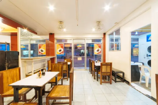 RedDoorz @ Nirvana Pension House