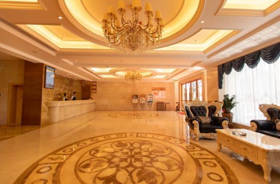 비엔나 호텔 객실 내부