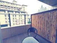 桔子水晶上海豫园酒店 - 阳台豪华大床房