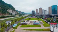 Luanchuan Yunyin Shanshe Hotel (Laojunshan Fenghuang Tianjie Branch) - Kaplıcalı