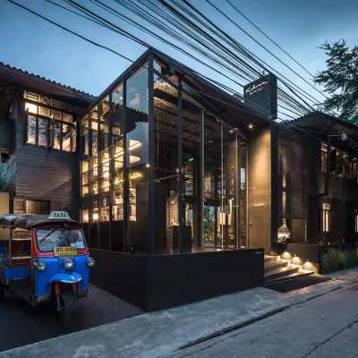 Kloem Hostel Hotels near Wat Jao Arm