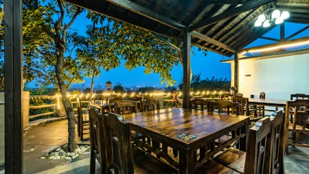 Floral Hotel · Moyun Courtyard Taishan hotel Отели рядом с достопримечательностью «Yuhuang Ding»