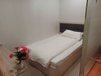 99旅馆连锁(上海国权路站店) - 品质大床房B