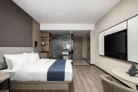 Borrman Hotel (Dongfang High-speed Railway Station Wanda Plaza)