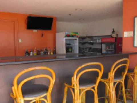 โรงแรมนิโคลส์แอร์พอร์ต โรงแรมในปารานาคิว