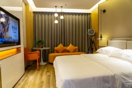 Luohe Jiujiu Chenguang Hotel (Luohe Vocational and Technical College Branch) Отели рядом со станцией Luohe West Railway Station