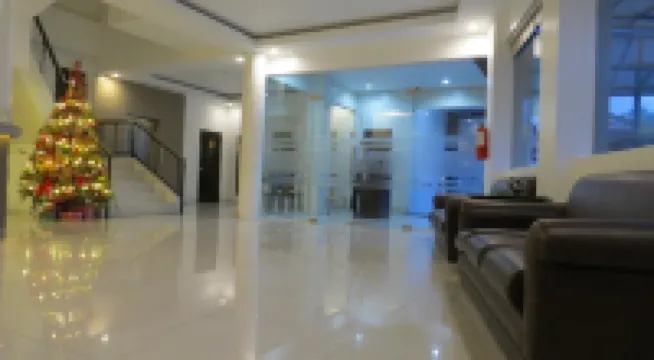 ฟิเอโซเล เรสซิเดนซ์ อินน์ - โรงแรมราคาถูก