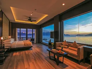 Two Seasons Coron Bayside Hotel
