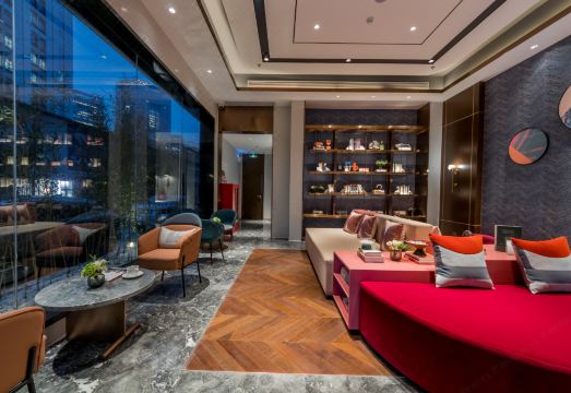 홈 인 플러스 호텔 (상하이 루자쭈이 둥팡루)