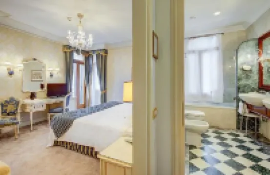 Hotel Antiche Figure Hotels near Venice Santa Lucia Station