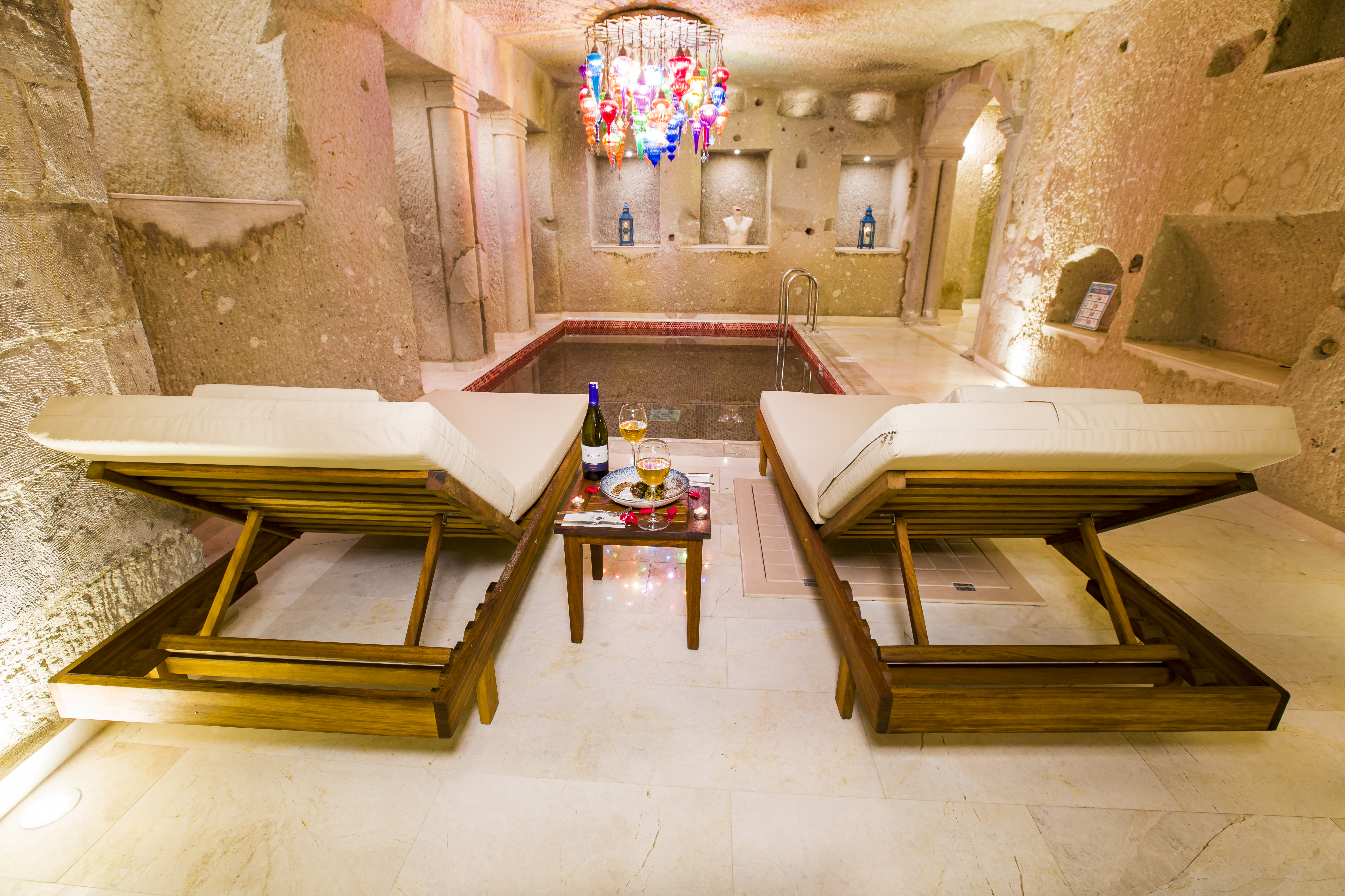 Imperial Cave Suites & SPA