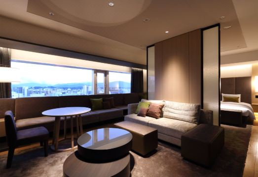 솔라리아 니시테츠 호텔 조식 및 편의시설