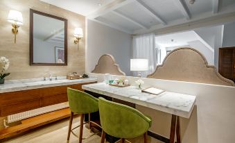 Nantianhu International Hotel - Housity