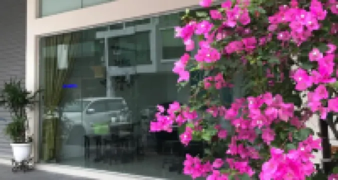 فندق الزيتونة Hotels near لاركين سنترال