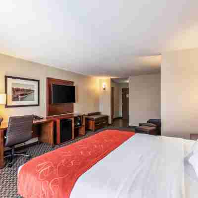 Comfort Suites Escanaba Rooms