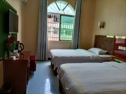 Yilong Wanhe Hotel - 2 stelle