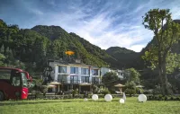 Feel Water and Cloud Yuan Hostel