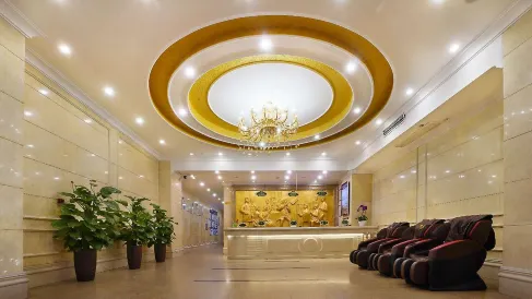 Triumph Hotel (Changsha Railway Station Subway Station)