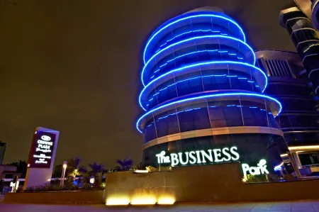 Crowne Plaza Doha - the Business Park
