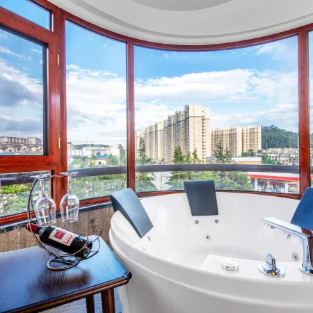 CLOUDS HOTEL CLOUD Huachen Hotel (Yuxi Normal University)