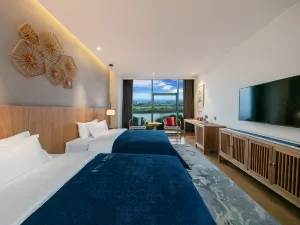 QIANNA HOTEL (Hebi High Speed Railway Station, Qi River View)