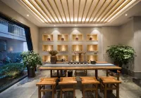 Mengwuyi Boutique Homestay (Wuyishan Scenic Area South Entrance Branch) - parkir