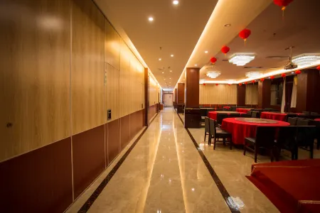 VX Hotel (Liyang Chengdong Building Material Market) Отели в г. Поянху