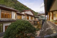 Floral Hotel·Lima Rongtai holiday home stay (Lijiang Shuhe Yishan sightseeing shop) Hotels in Lijiang