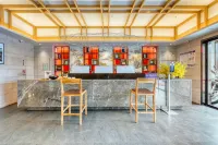 QIANNA HOTEL (Taihe Huayuan Market, East High-speed Railway Station) - 3-Star