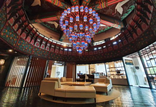 코모도호텔 로비